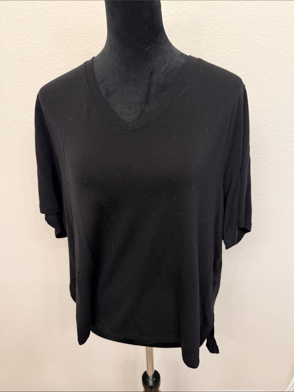 Athleta Black V-Neck Short Sleeve Tee